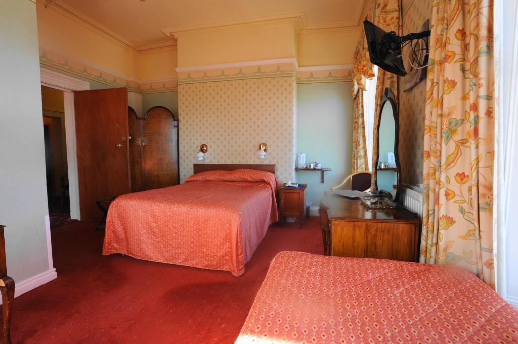 Queens Hotel Λαντούντνο Εξωτερικό φωτογραφία