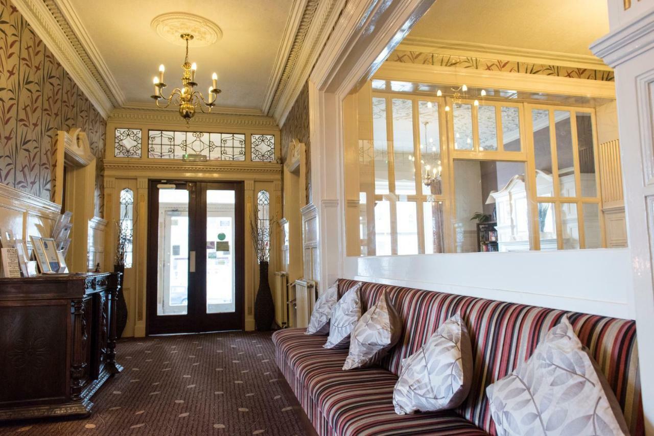 Queens Hotel Λαντούντνο Εξωτερικό φωτογραφία