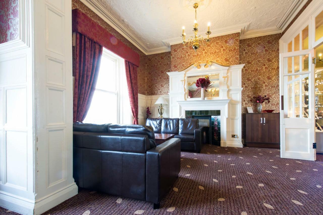 Queens Hotel Λαντούντνο Εξωτερικό φωτογραφία